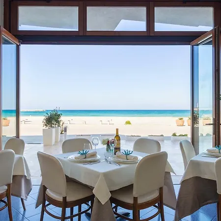 Mira Hotel