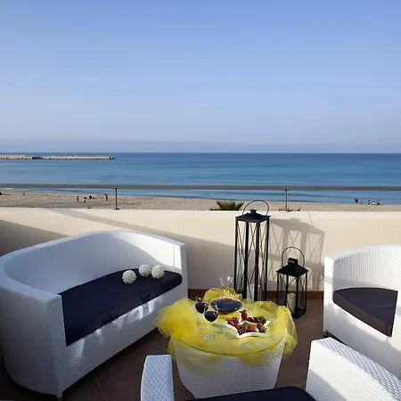 Mira Hotel