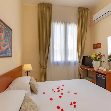 Hotel Mira