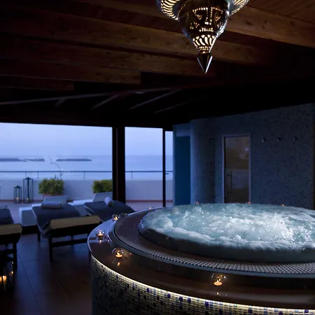 Mira Hotel