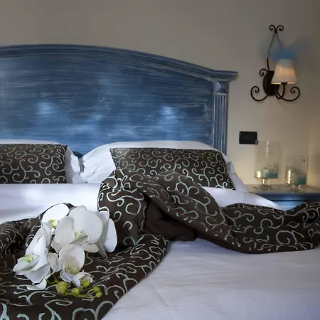 Mira Hotel 3*