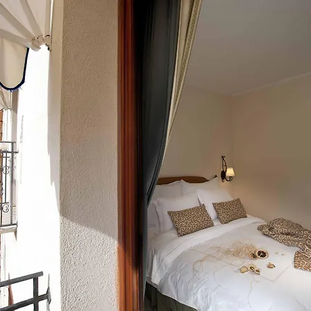 Mira Hotel