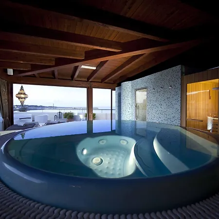 Hotel Mira