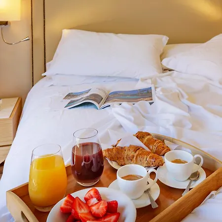Hotel Mira