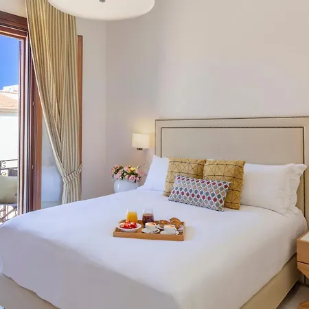 Mira Hotel