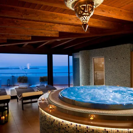 Mira Hotel 3*